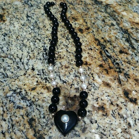 Onyx Pearl 14K Gold Fine Jewelry Beaded Heart Necklace - Picture 4 of 8